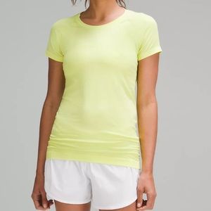 Lululemon - Swiftly Tech Short Sleeve Shirt 2.0